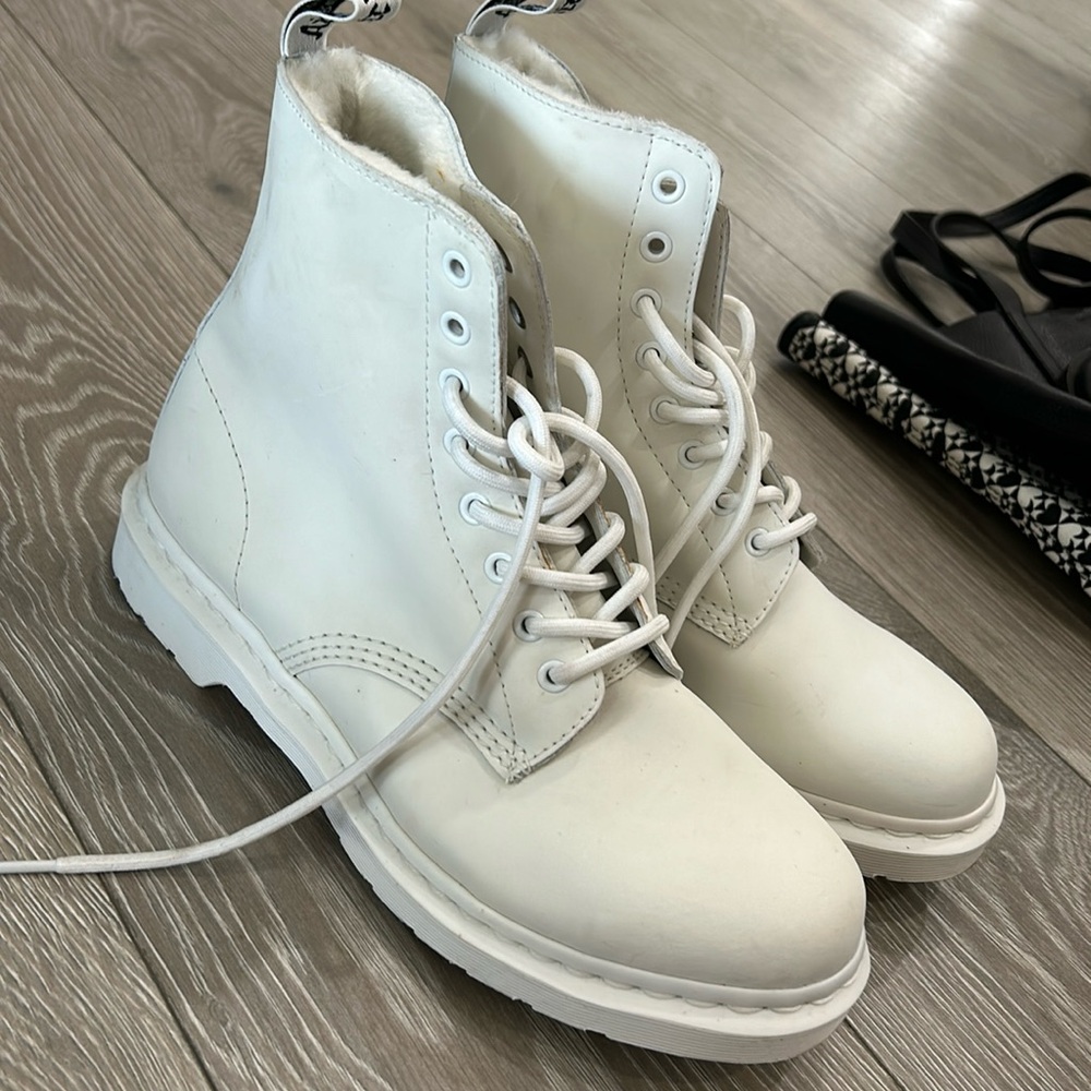 - DR MARTENS MONO FL WHITE FUR LINED BOOTS